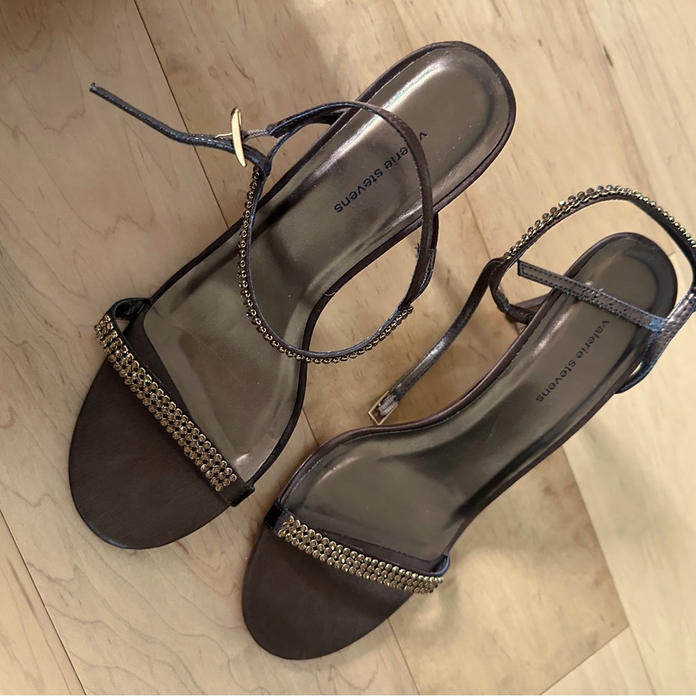 Valerie Stevens Gold and Brown Sandals Minimalist Design